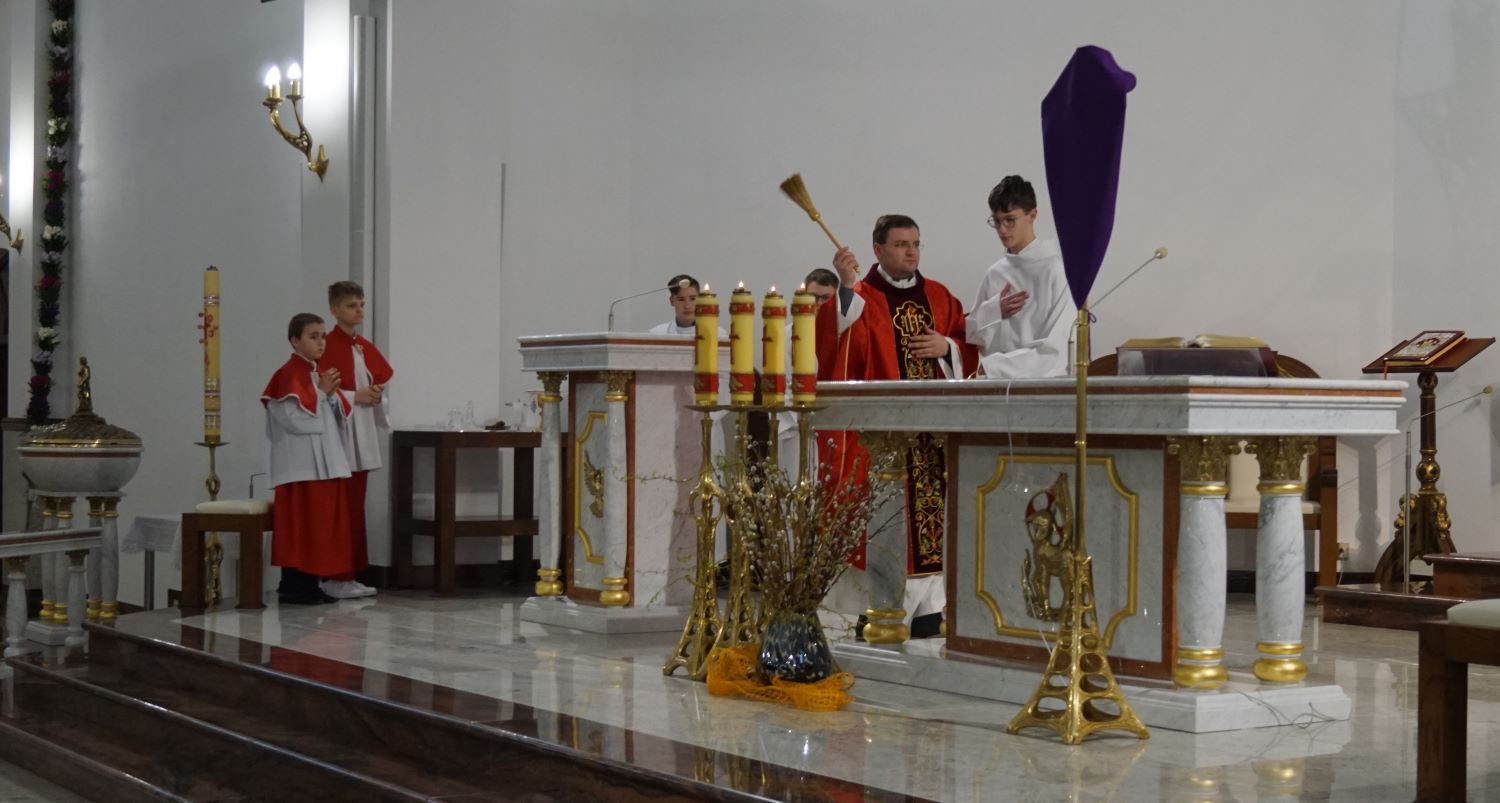 Wprowadzenie figury sw. Michała Archanioła ózefa Pogórska Wola z